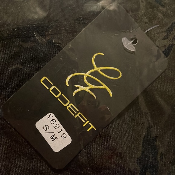 ❤️NWT❤️PETITE women/girls size S/M🌺Yoga/Workout leggings🌺with mesh cutout - Picture 7 of 8